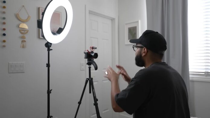 Why do YouTubers use ring lights for streaming
