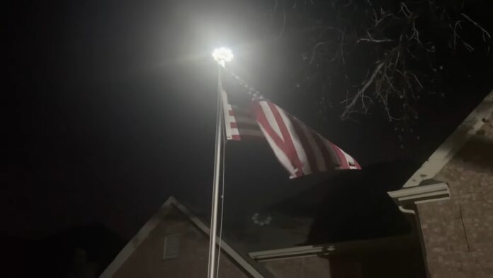 Flagpole Solar Light,